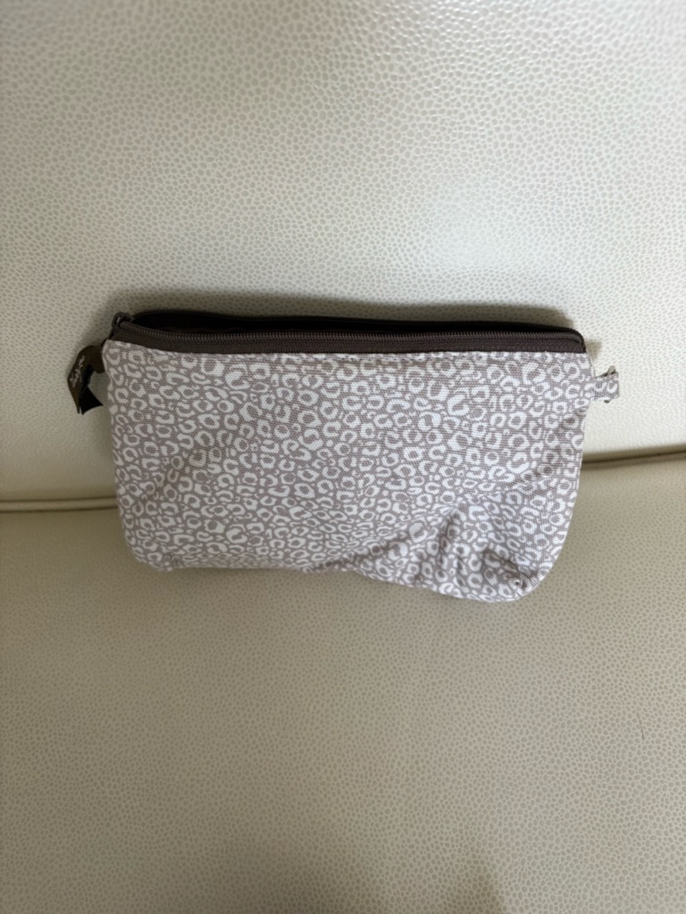 thirty-one Neutral Leopard Print Zip Cosmetic Pouch